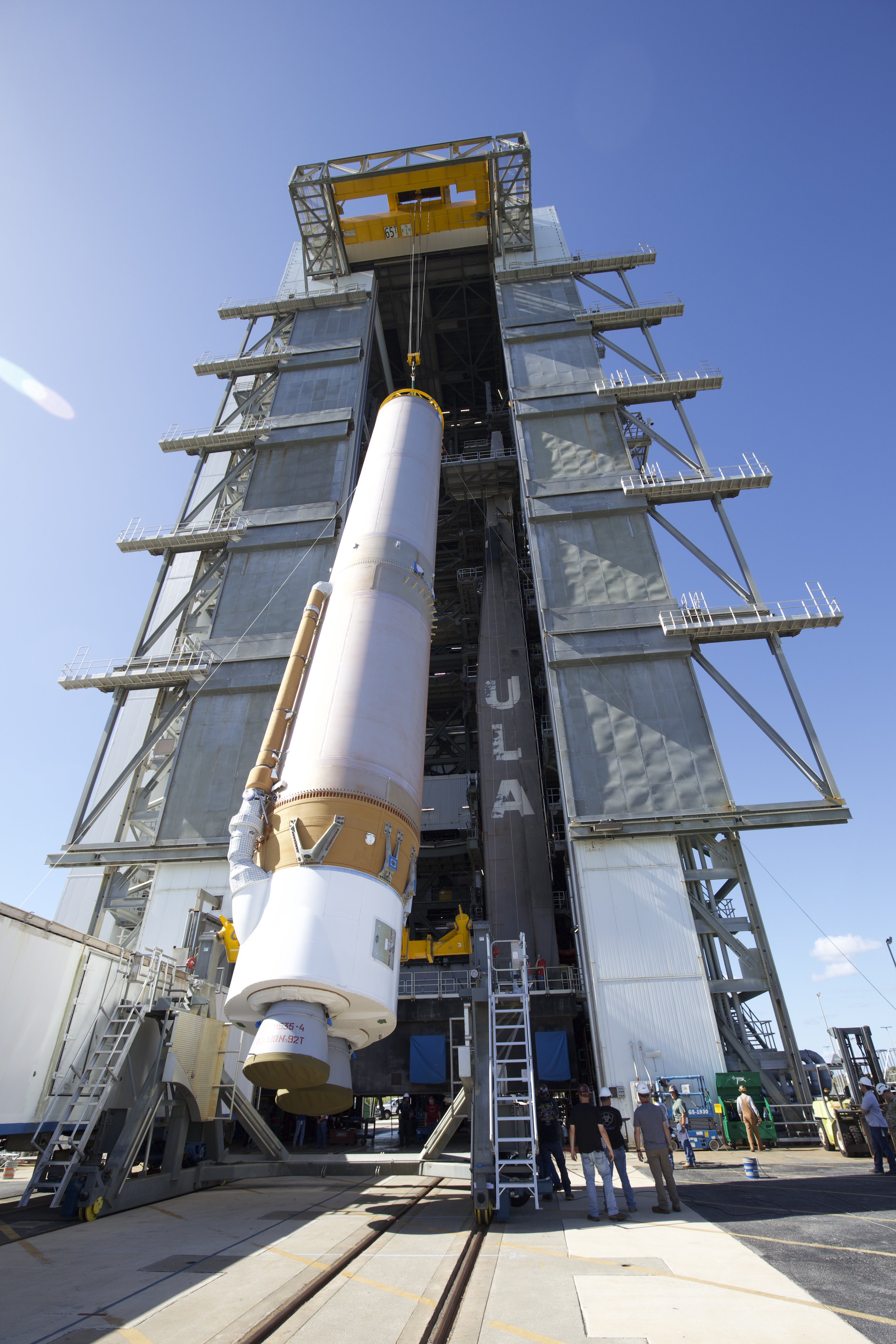 Atlas V Leo 8 